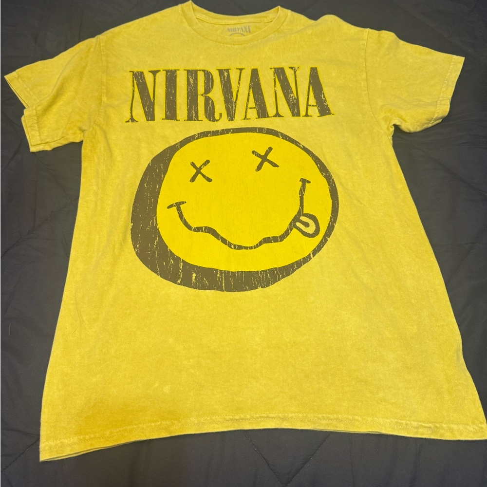 NIRVANA Yellow Graphic Tee. (PLEASE READ DESCRIPTION FOR FLAWS).